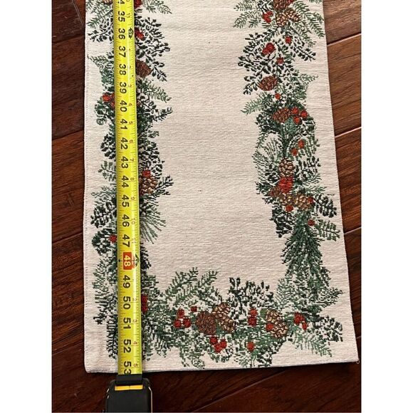 Vintage Christmas Table Placemats and Runner Cream with Wreath Design Cotton - Picture 11 of 11